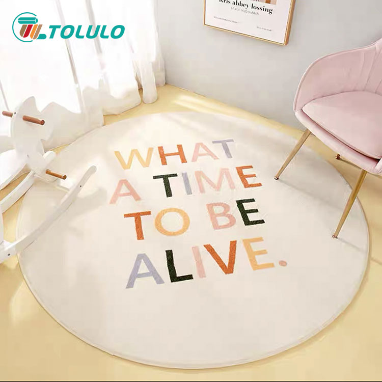 Kodėl šiuolaikiniuose vaikų darželiuose dominuoja minkšti vaikiški kilimai